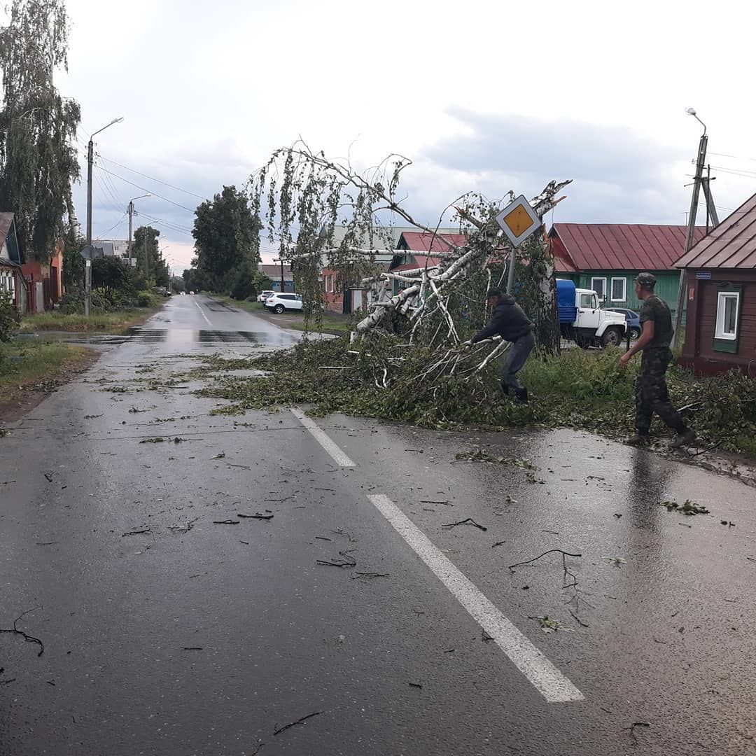 В Чистополе продолжают устранять последствия мощного урагана