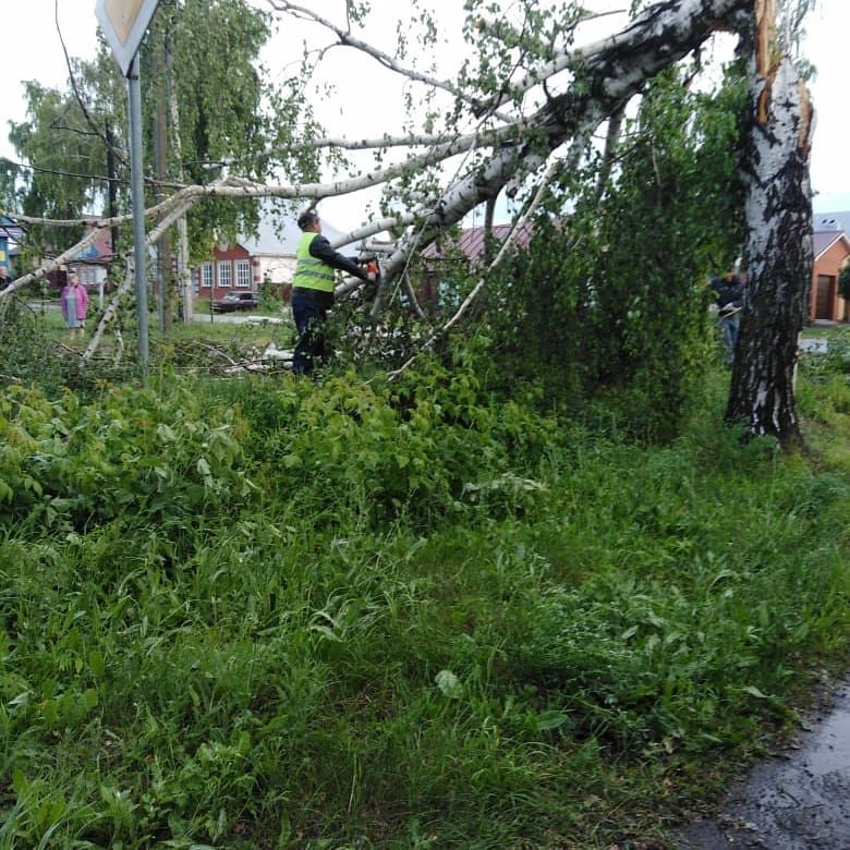 В Чистополе продолжают устранять последствия мощного урагана