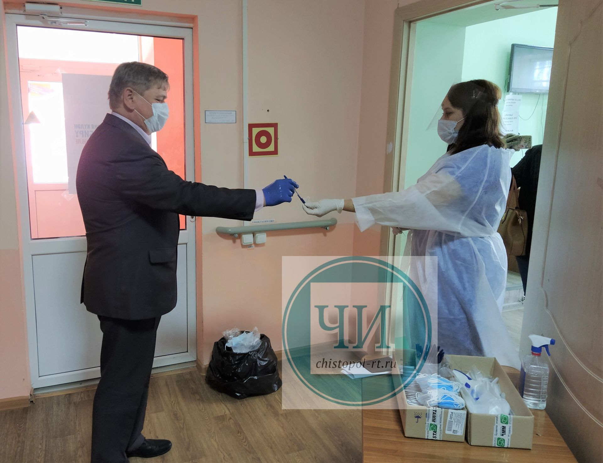 Заместитель главы города Чистополь проголосовал по поправкам к Конституции