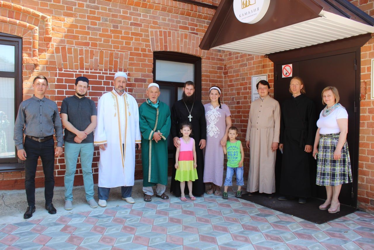 Представители Чистопольской епархии побывали в учреждениях мухтасибата