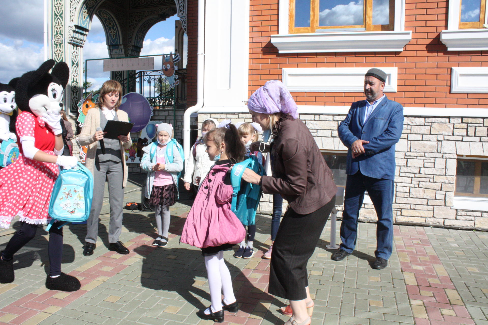 В Чистополе стартовала акция «Помоги собраться в школу»