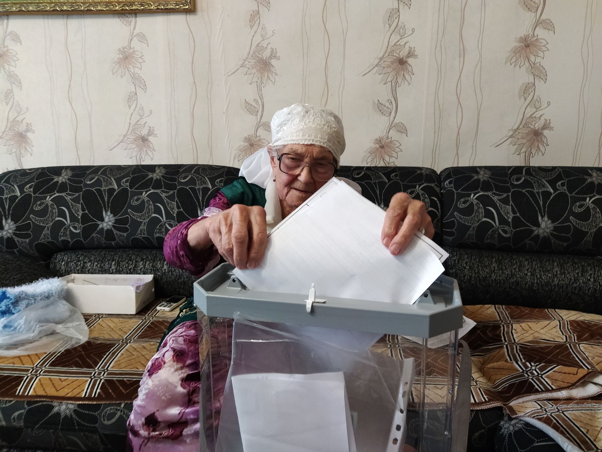 90-летняя жительница Чистополя проголосовала в свой день рождения