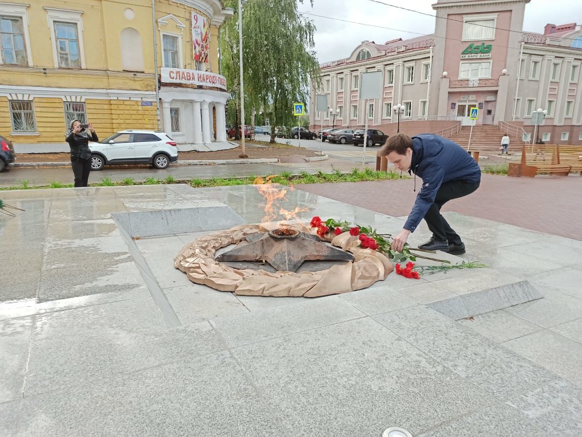 В Чистополе сотрудники следственных органов почтили память жертв фашизма