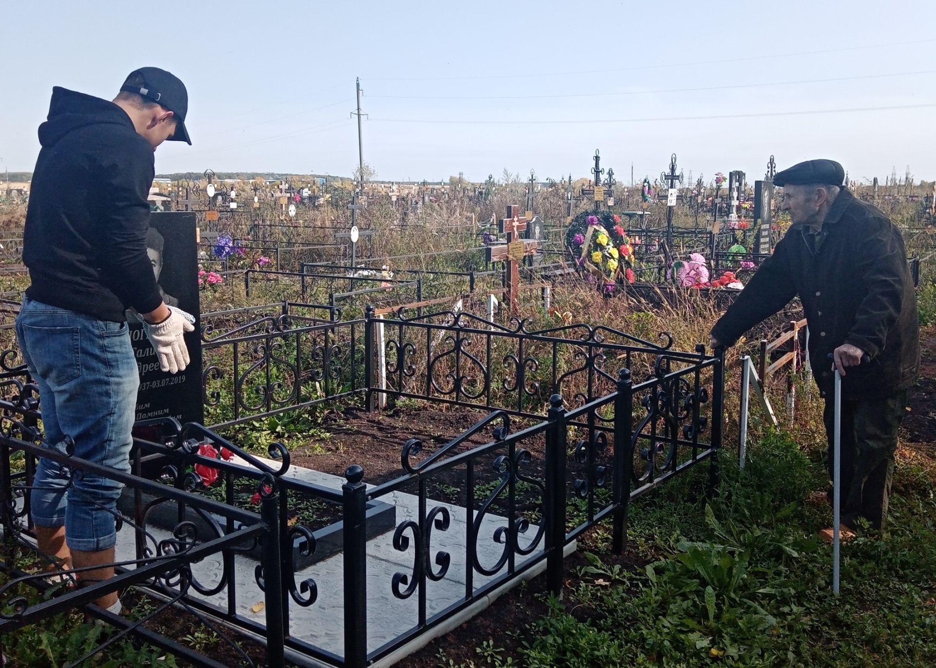Студенты Чистопольского сельхозтехникума помогли ветерану