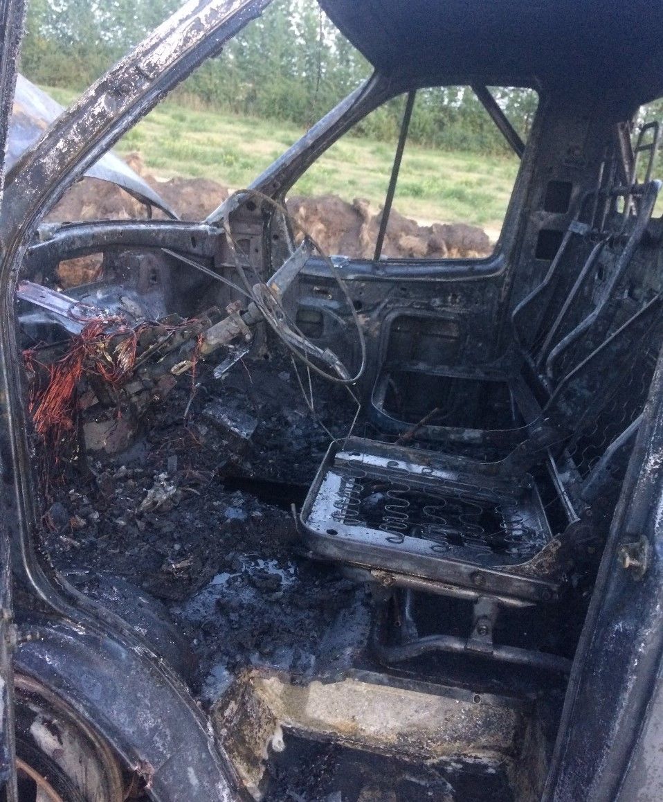 В Чистопольском районе загорелся автомобиль