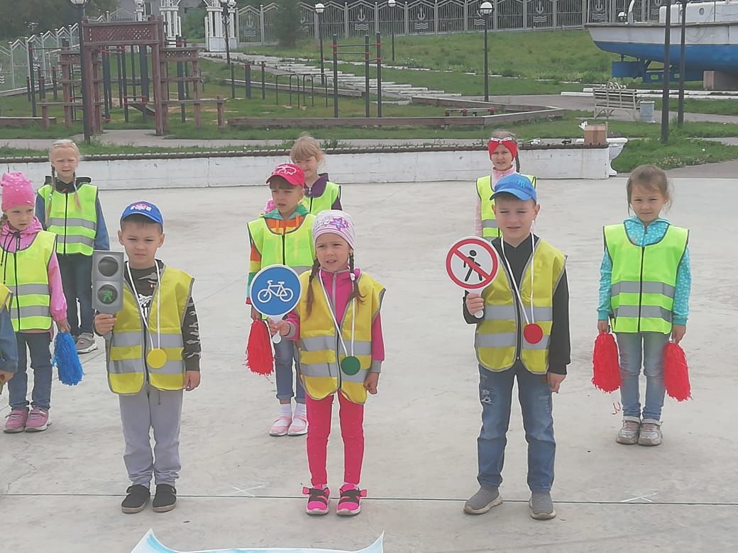 В Чистополе детям рассказали о правилах безопасности на дорогах и воде