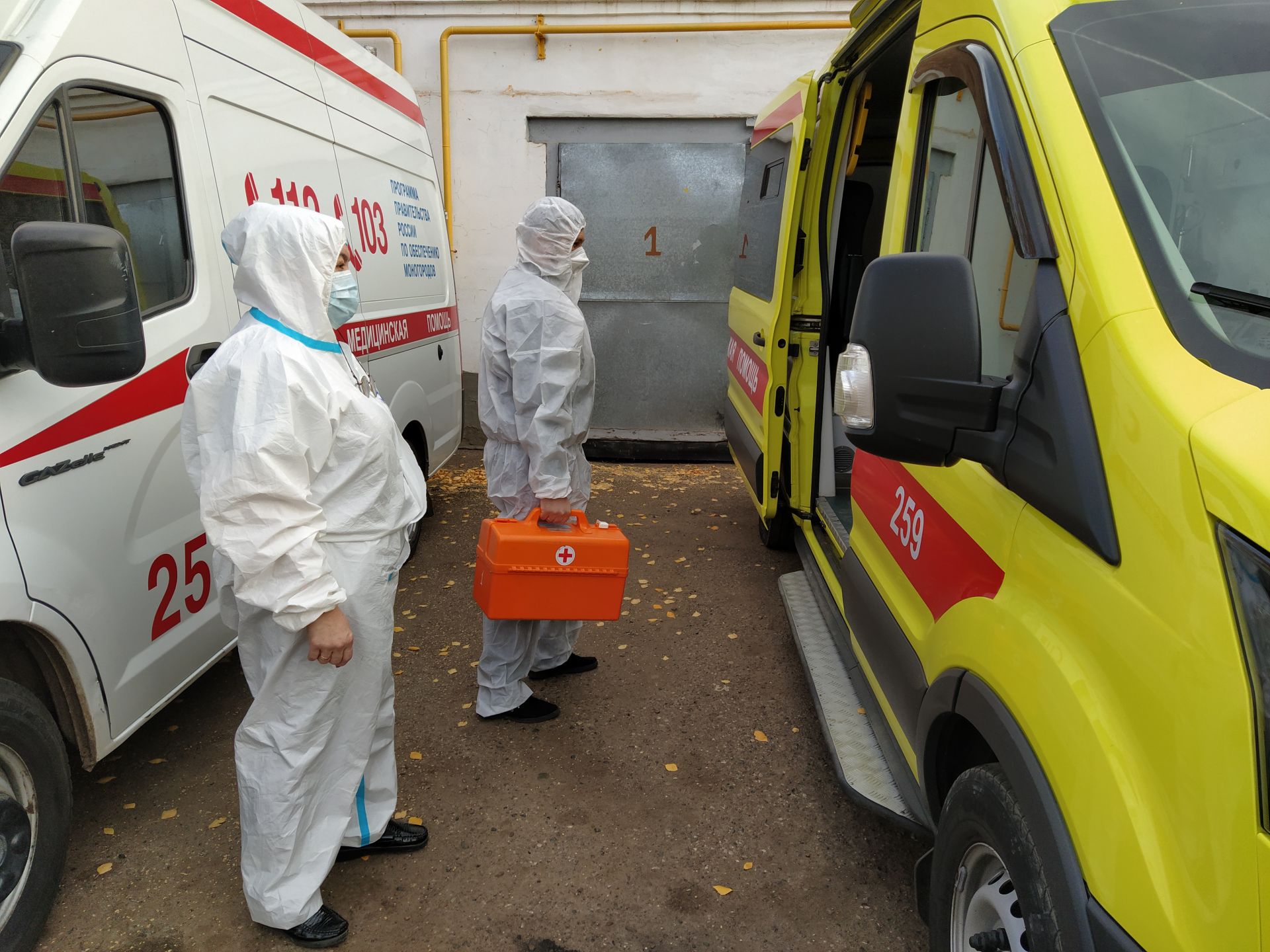 О пандемии в Чистополе: дополнительные койки в госпитале, рекордное число вызовов скорой, очереди на прививку