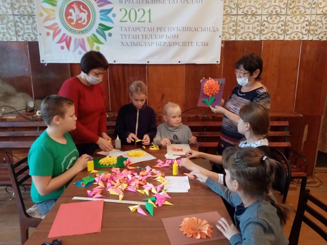 Дети чистопольского села для бабушек готовили свои подарки