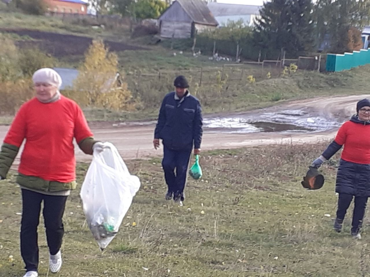 Работники культуры чистопольского села организовали акцию «Чистая среда»