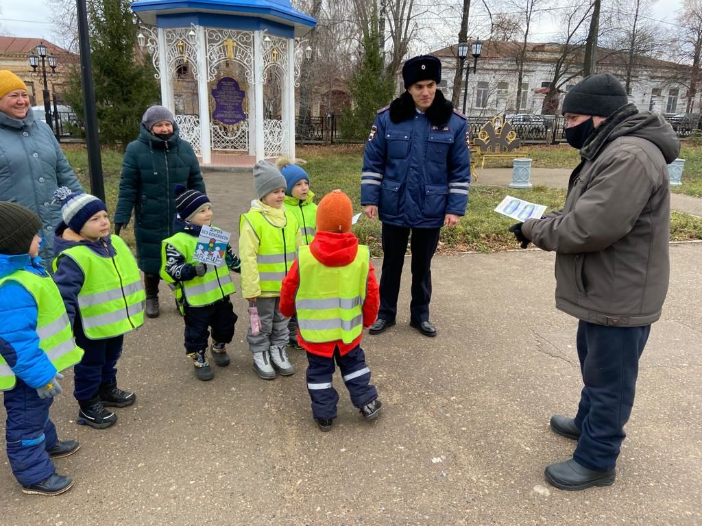 Чистопольские дошкольники участвовали в акции «Стань заметней на дороге»