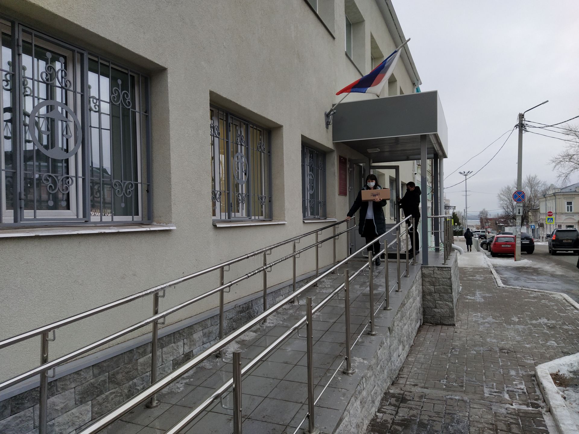 В Чистополе из здания судебных участков мировых судей экстренно эвакуировали людей