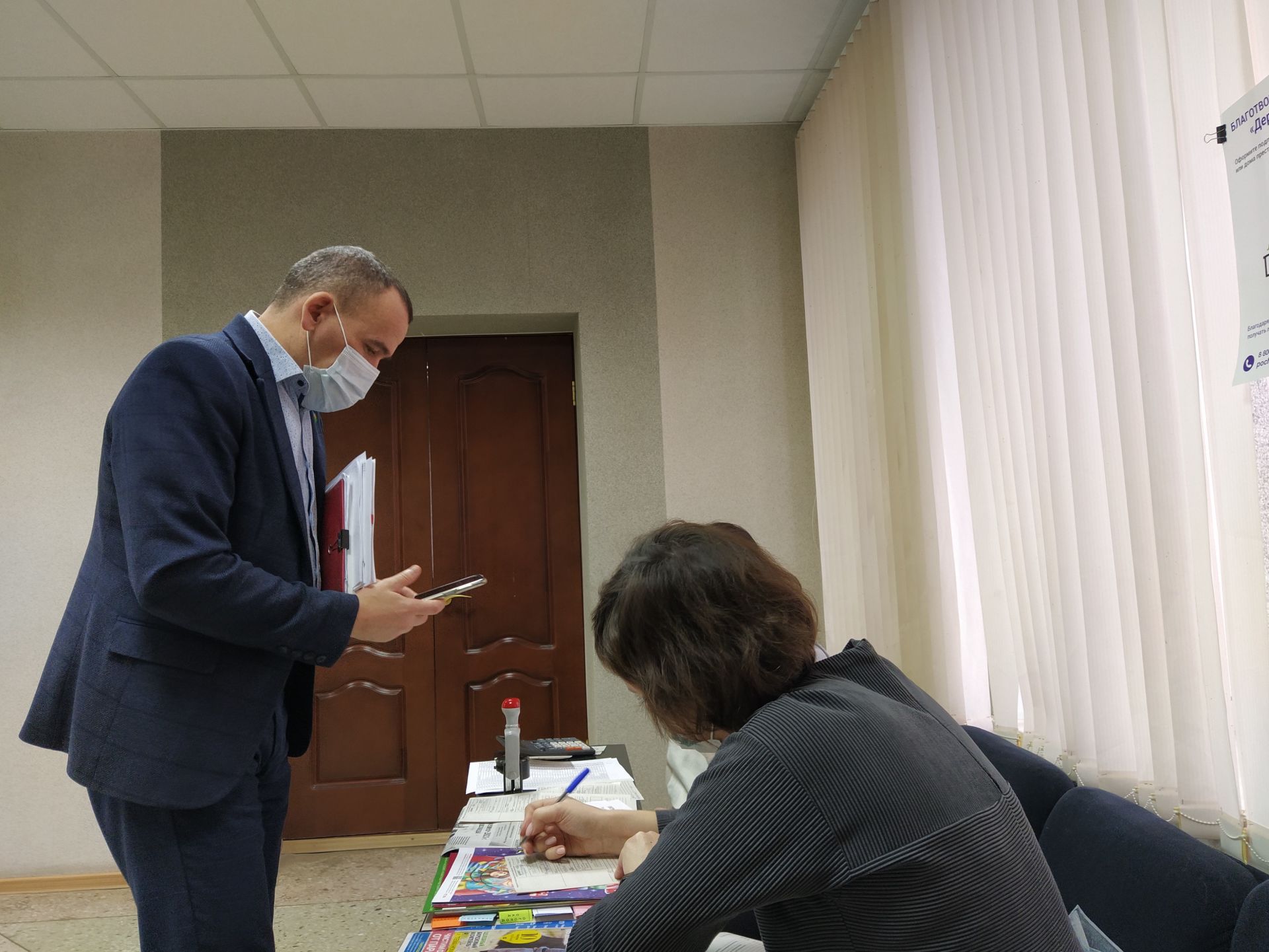 Глава Чистопольского района подарил подписку на печатное издание детскому дому