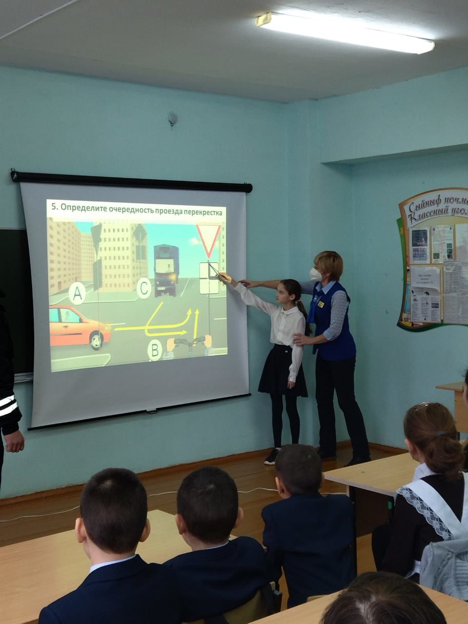 Сотрудники чистопольской ГАИ напомнили сельским школьникам о ПДД