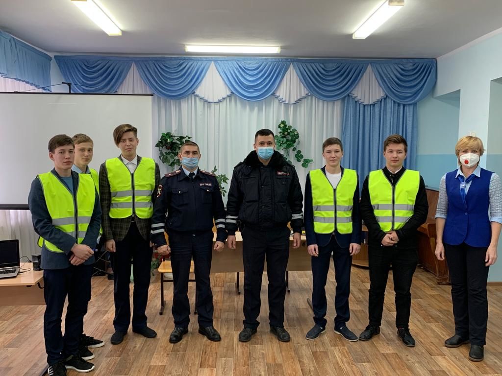 Юным жителям чистопольского села напомнили о правилах поведения на зимних дорогах