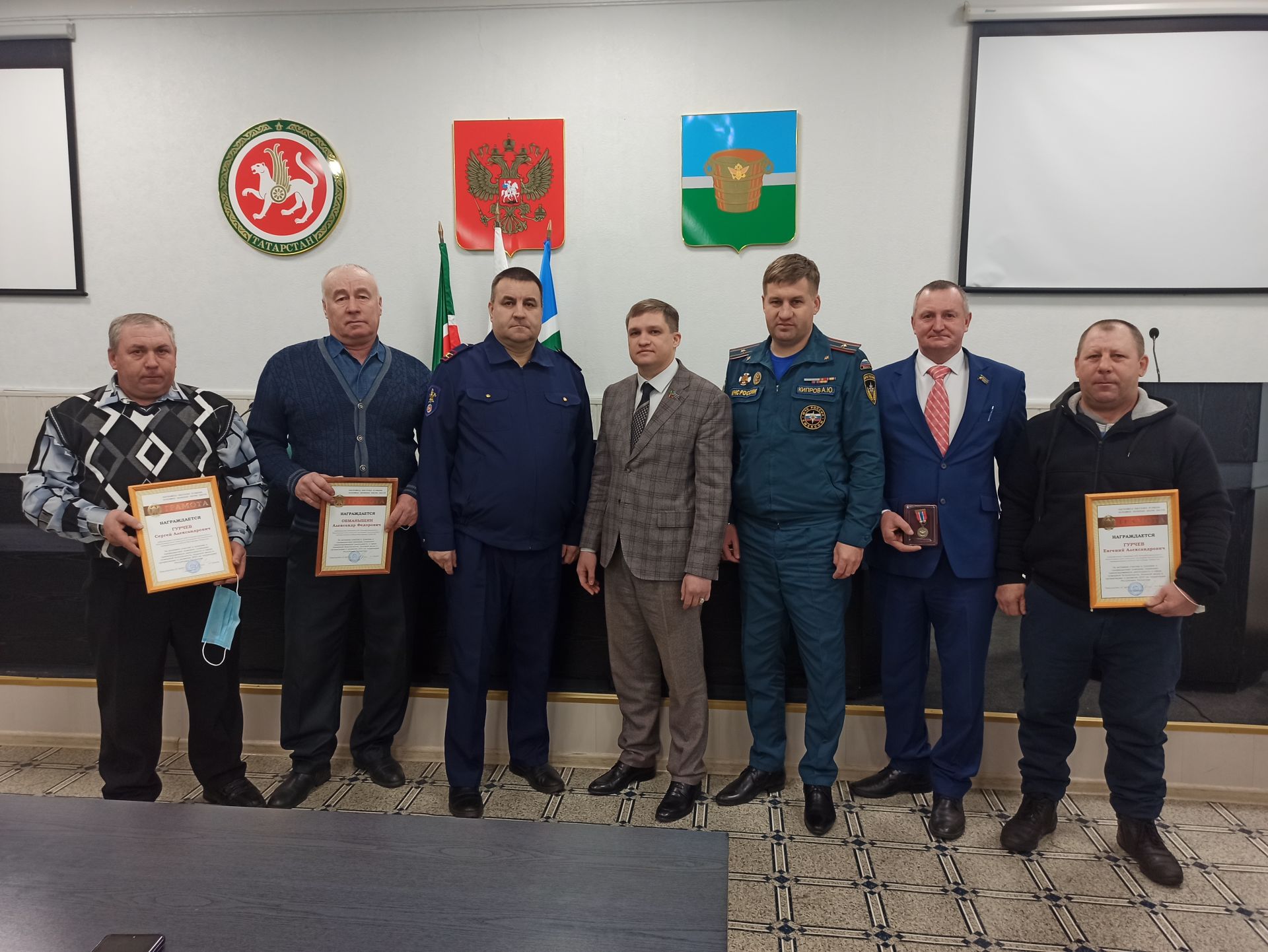 В Чистополе наградили членов добровольной пожарной команды (фоторепортаж)