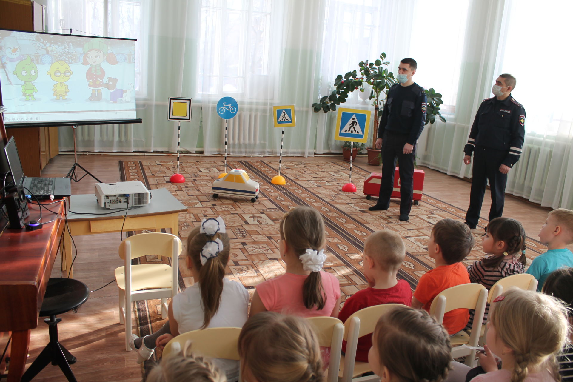 Чистопольские дошкольники участвовали в акции «Стань заметней»