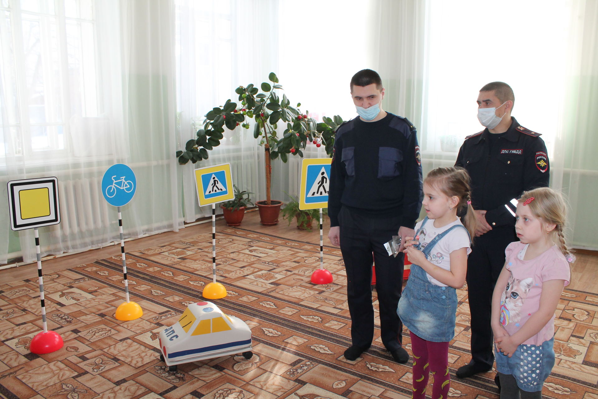 Чистопольские дошкольники участвовали в акции «Стань заметней»
