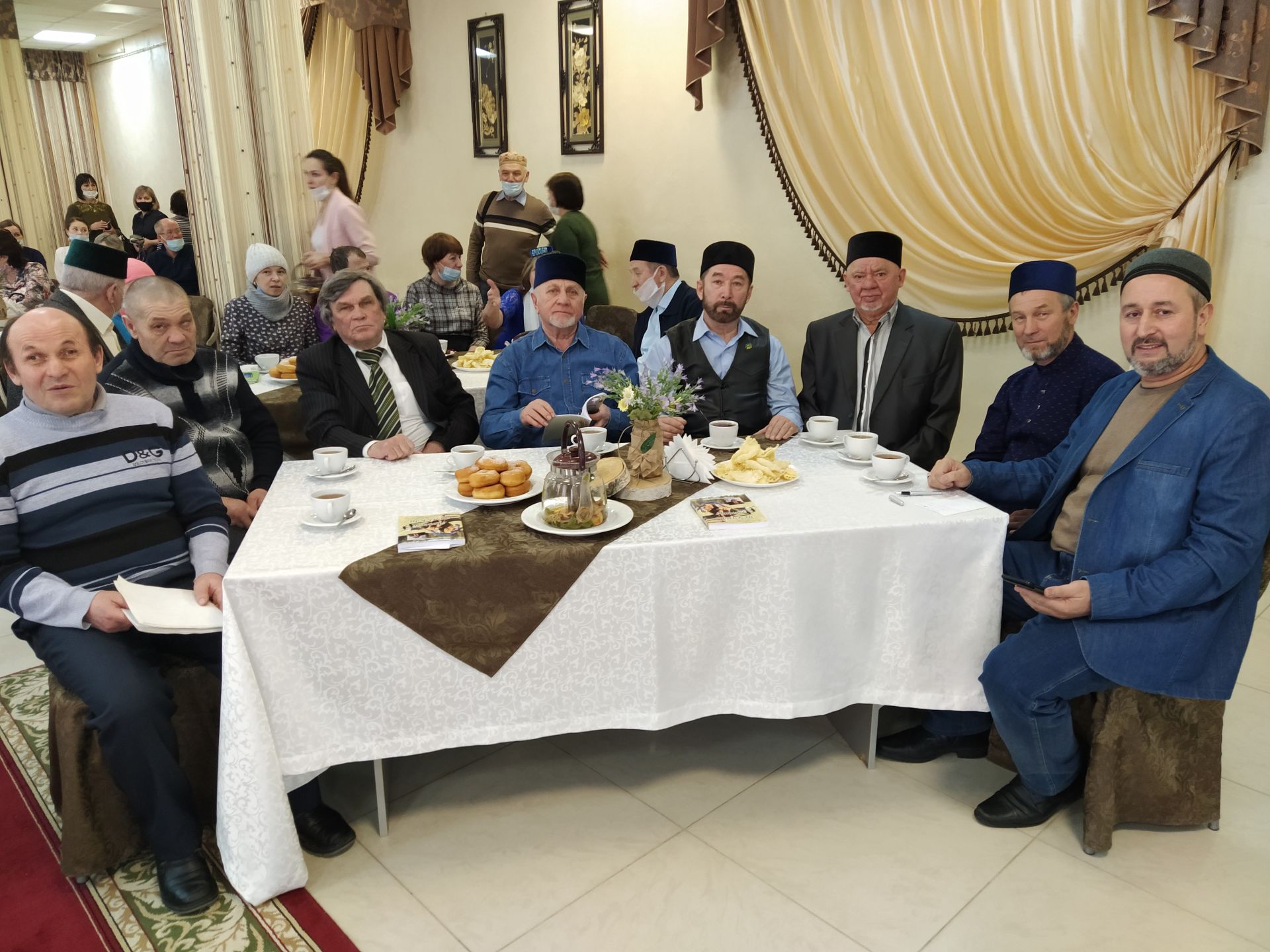 Знаменитые татарские поэты приехали в Чистополь (Фоторепортаж)