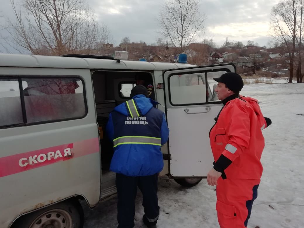 Сотрудники ГИМС предупреждают чистопольцев об опасности на весеннем льду