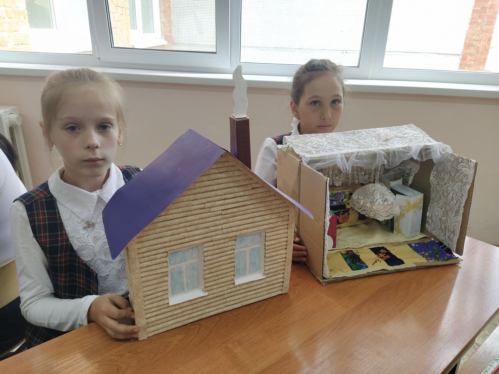 Чистопольские школьники создали из подручных материалов точные копии старинных построек