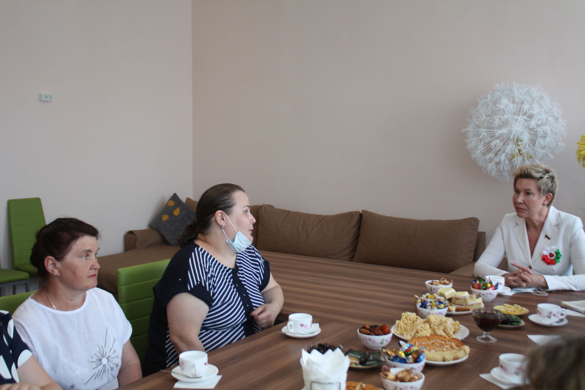 Ольга Павлова посетила Чистопольский детский дом и встретилась с представителями школы приемных родителей