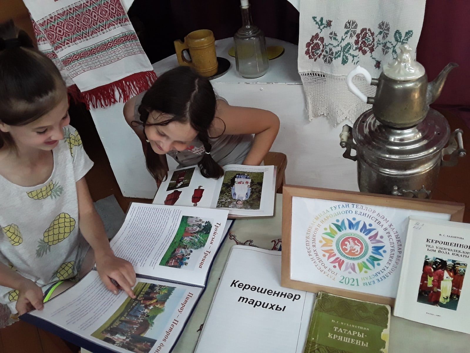 Дети чистопольского села слушали песни кряшенского народа, знакомились с его обычаями