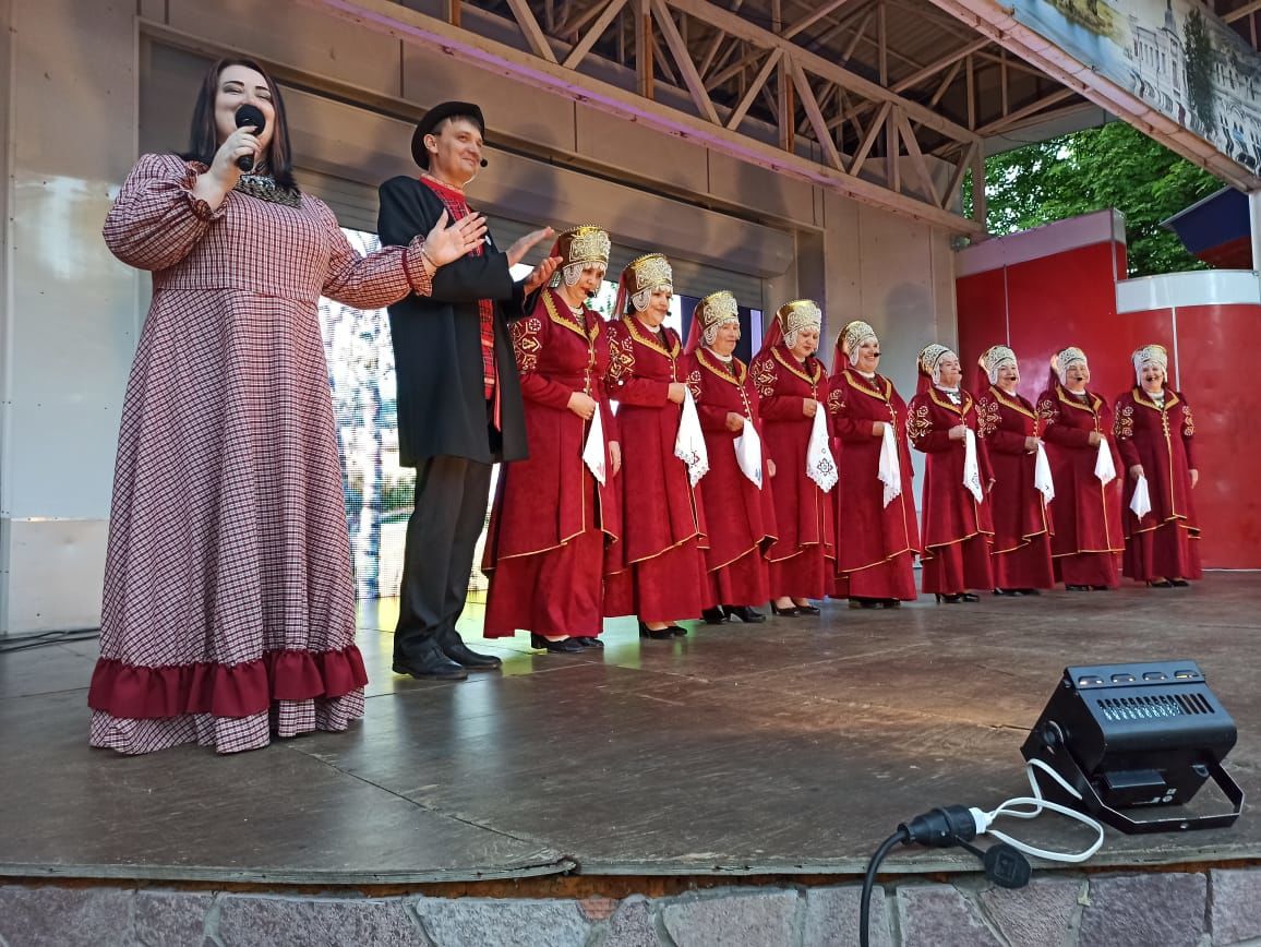 Месячник  кряшенской культуры в Чистополе завершился зажигательным концертом под открытым небом (фоторепортаж)