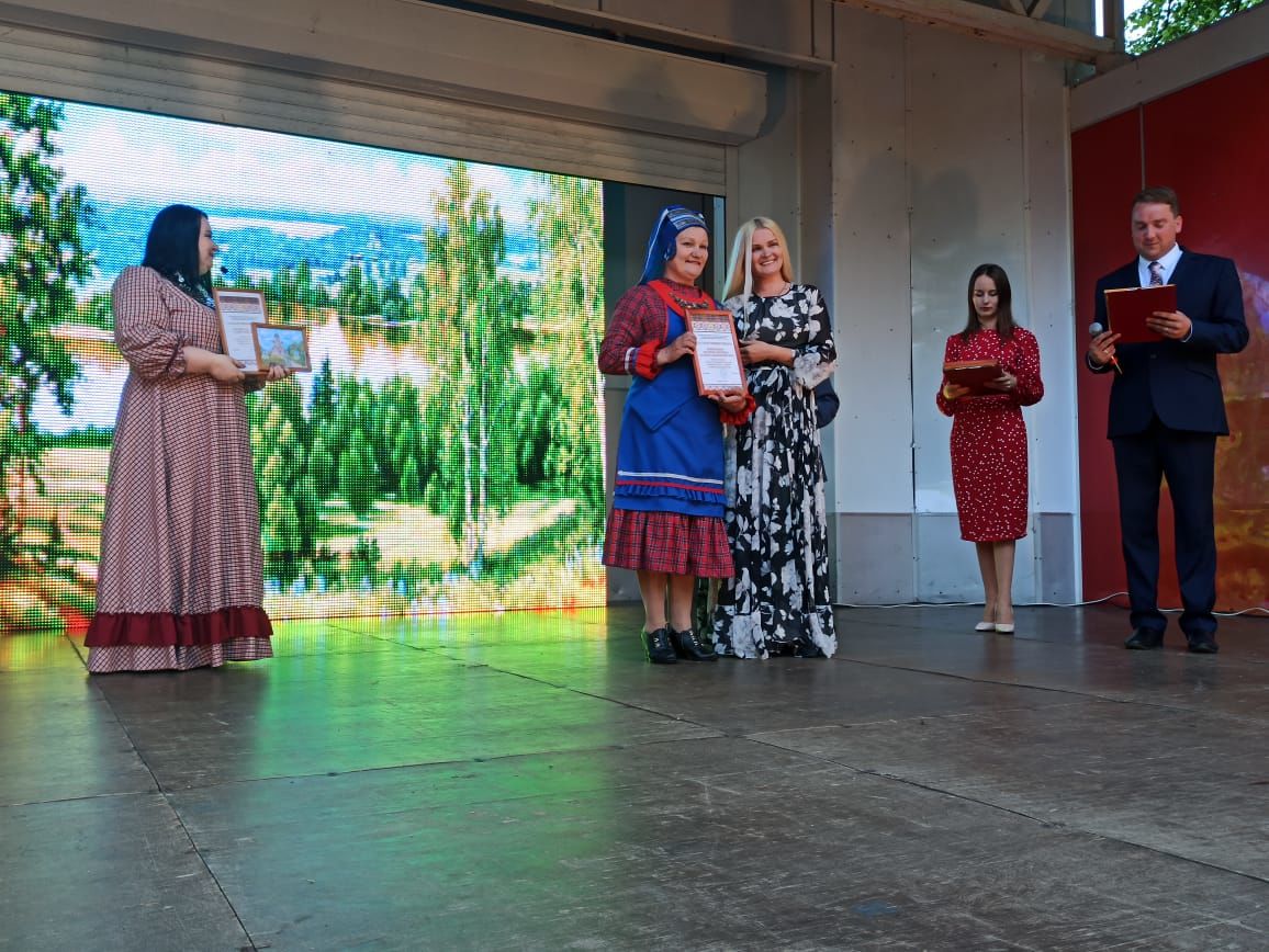 Месячник  кряшенской культуры в Чистополе завершился зажигательным концертом под открытым небом (фоторепортаж)