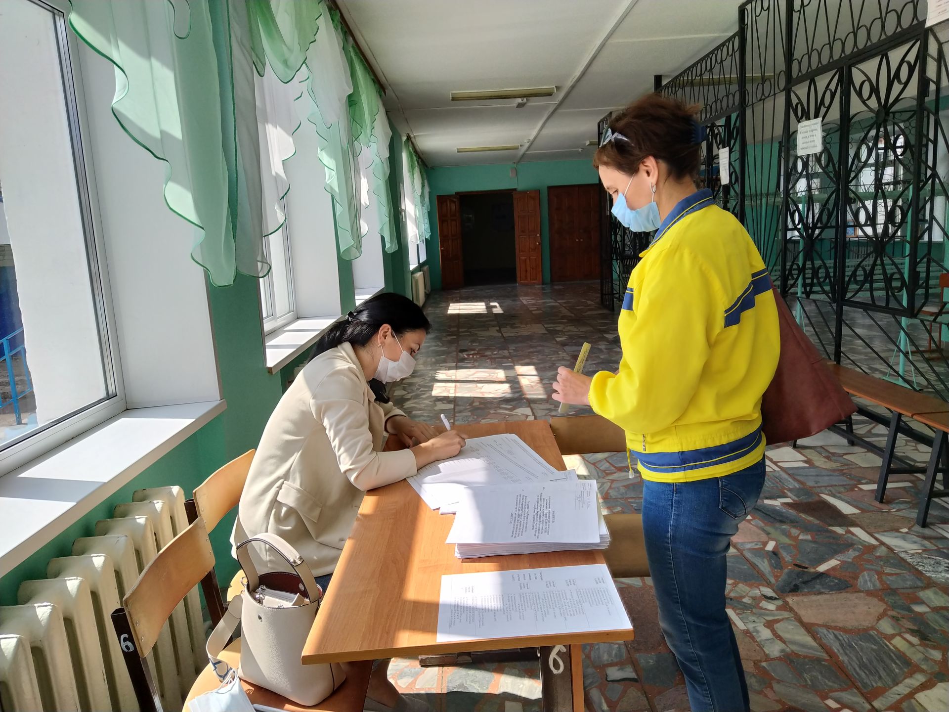 Предварительное голосование в Чистополе проходит с соблюдением мер безопасности