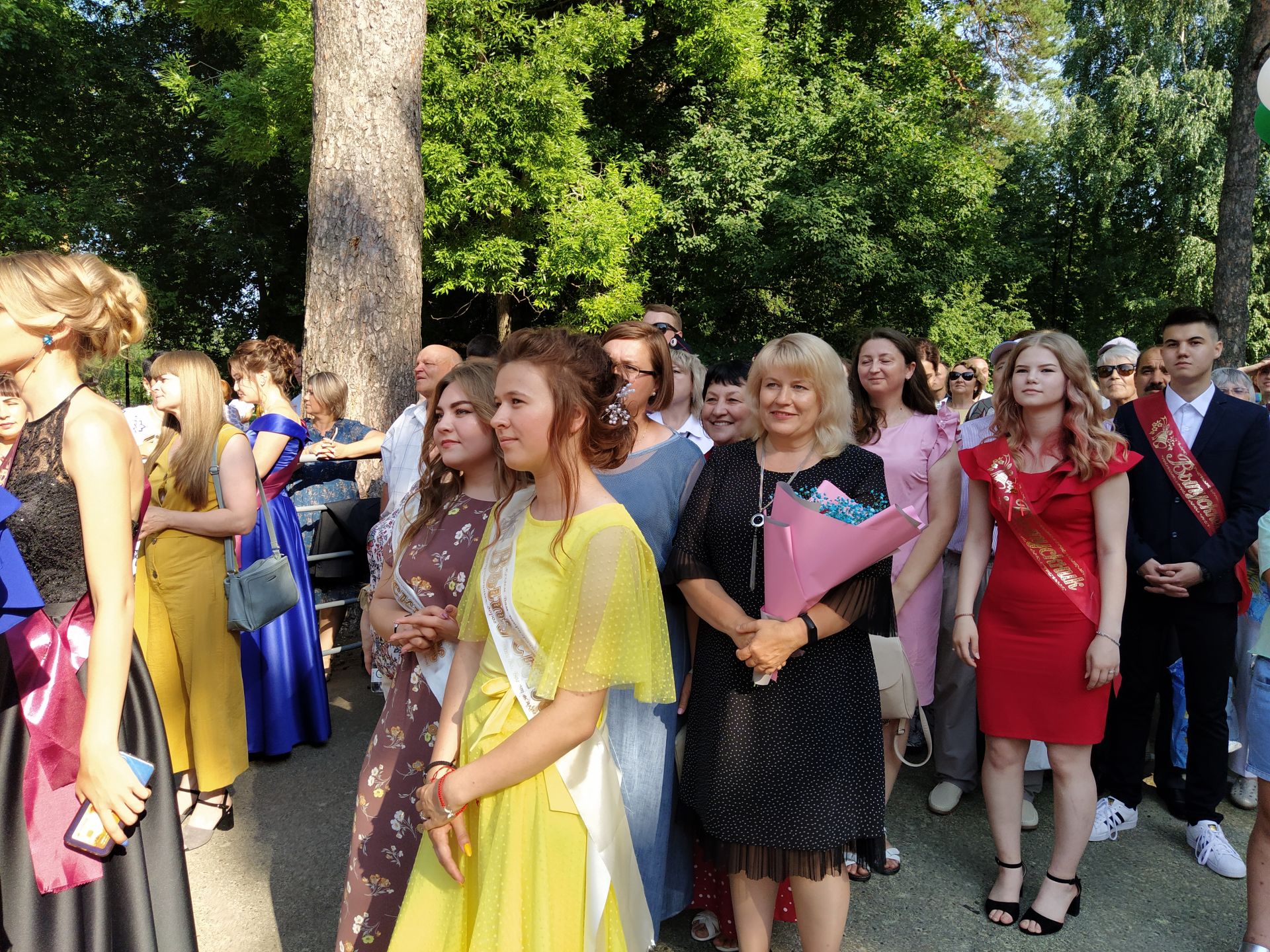 В Чистополе 310 выпускников попрощались со школой