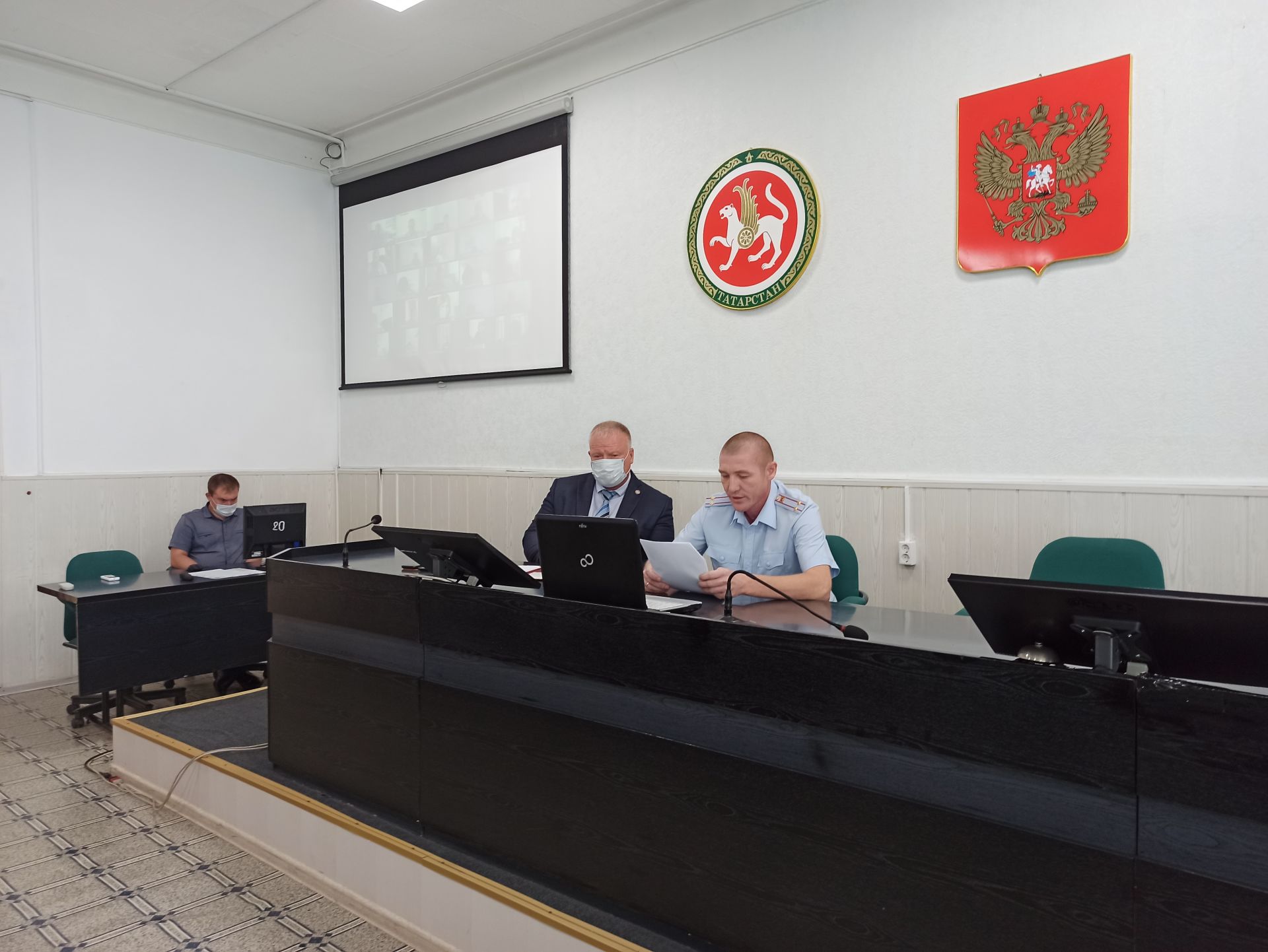 О работе архива, ходе уборочной кампании и оперативной обстановке говорили на совещании в чистопольском муниципалитете