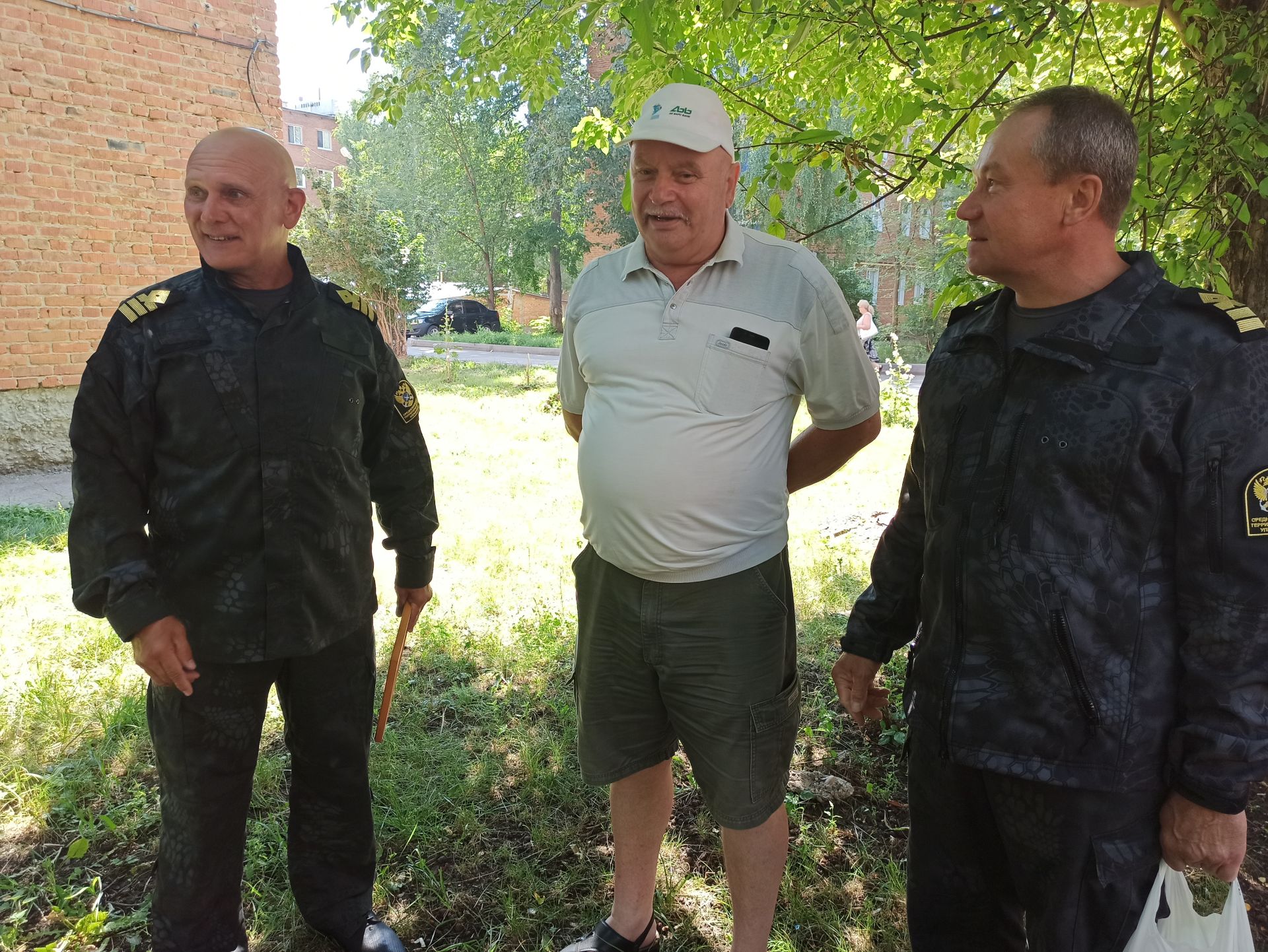 В Чистополе сотрудники отдела рыбоохраны навестили ветерана организации