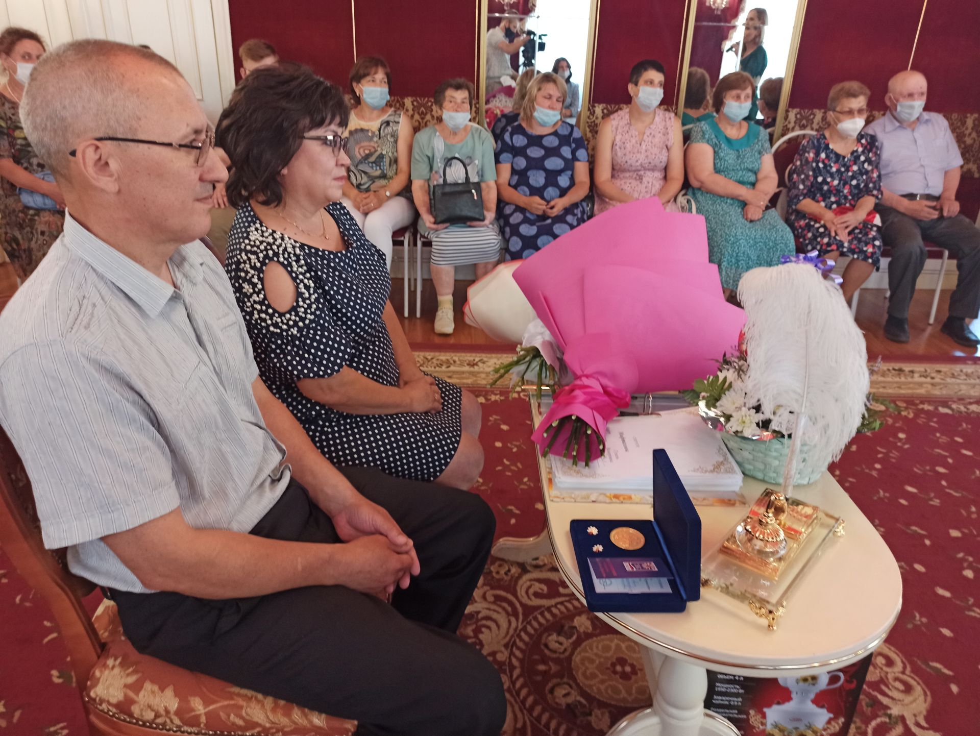 Супругам Мифтаховым из Чистополя вручили медаль «За любовь и верность» (фоторепортаж)
