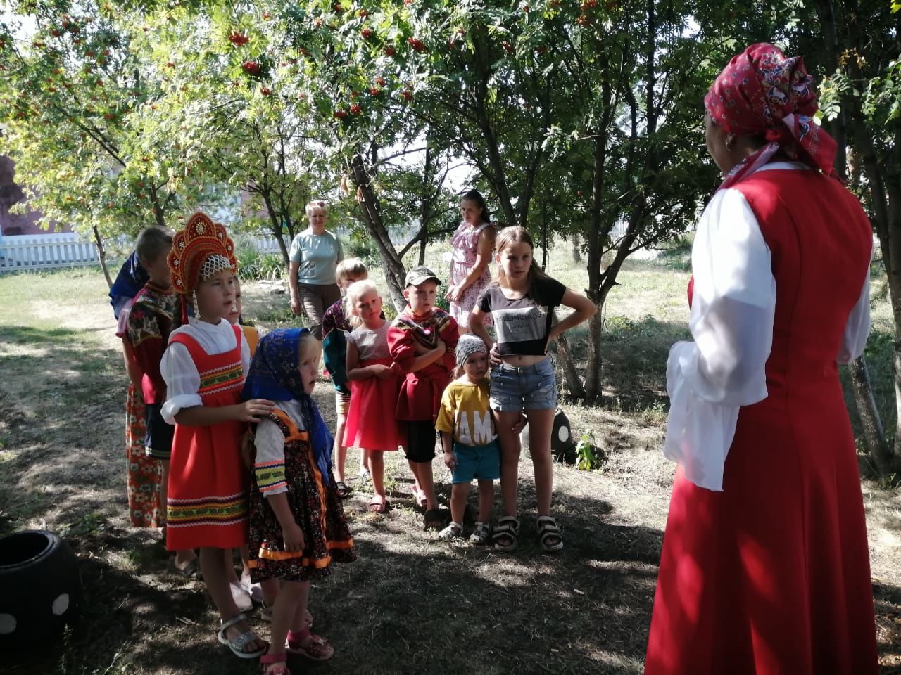 «Яблочные веселинки»: в чистопольском селе для детей устроили игры и забавы