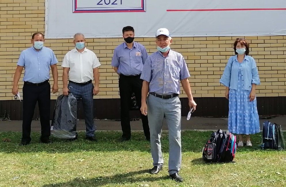 Юным жителям чистопольского села помогли собраться в школу