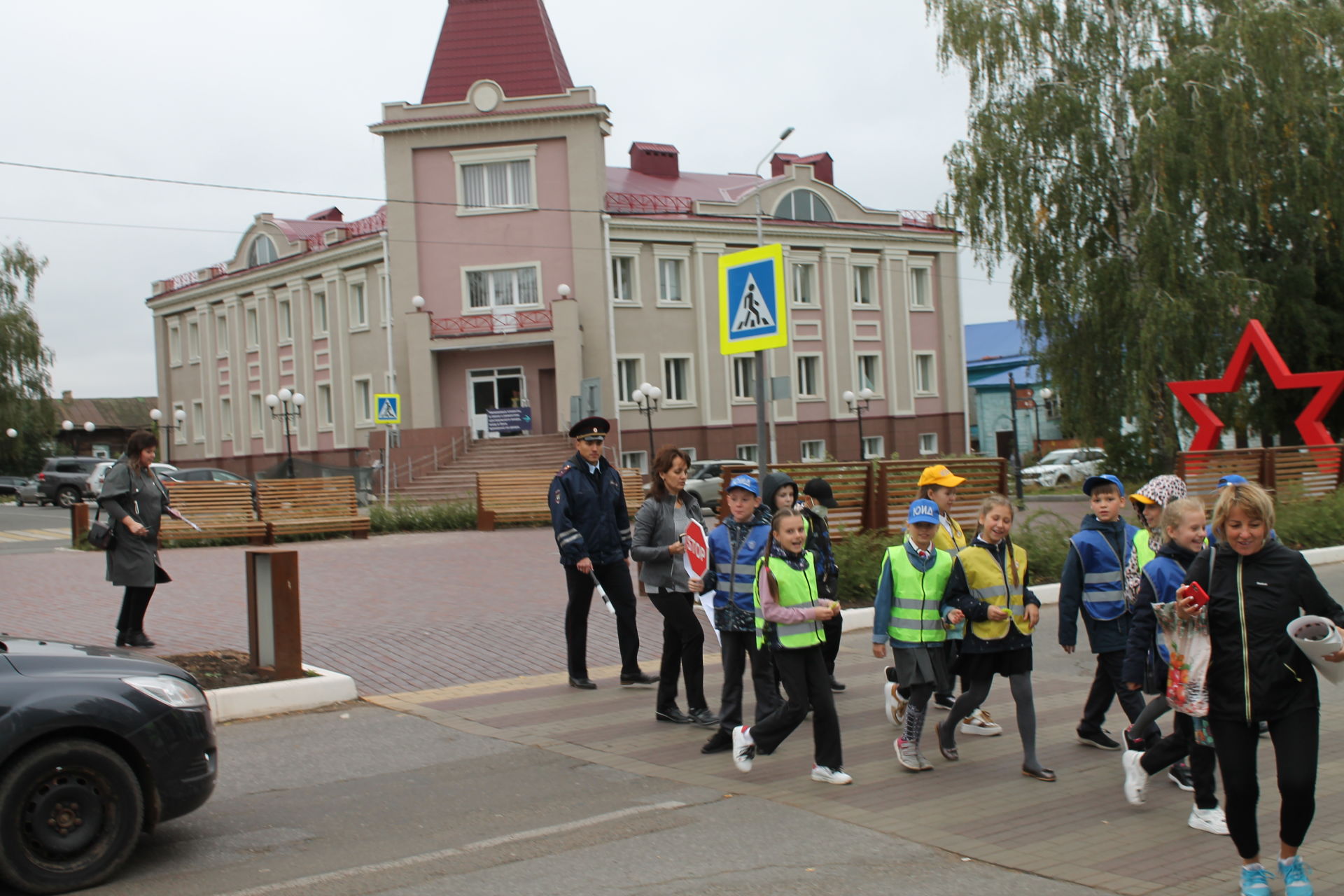 Учащиеся чистопольской гимназии участвовали в акции по ПДД