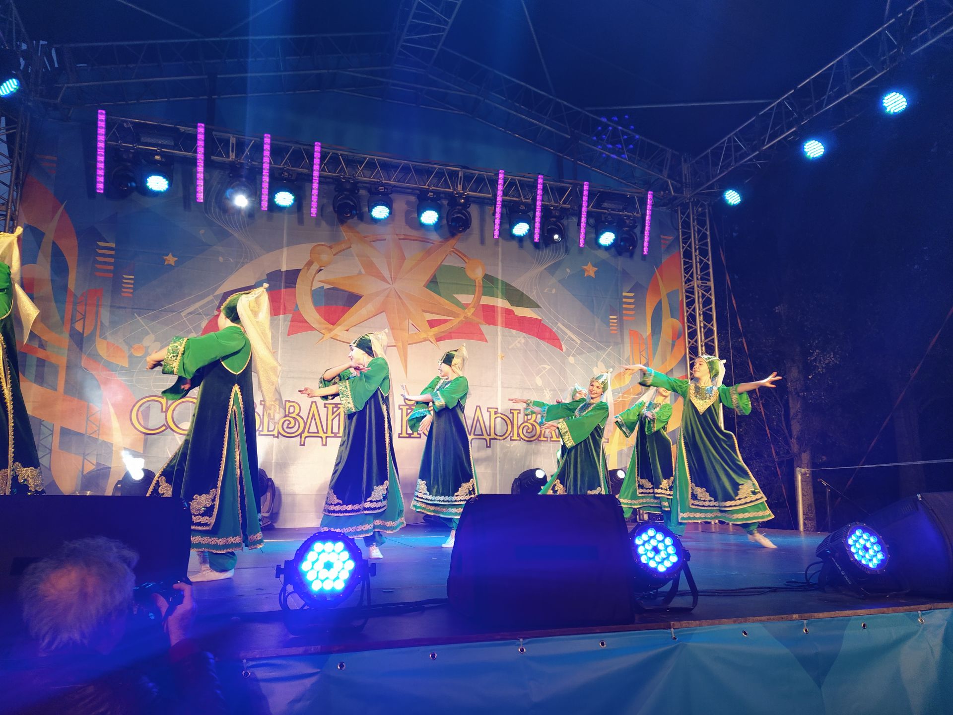 В Чистополе состоялся концерт победителей и лауреатов фестивалей «Созвездие-Йолдызлык» и «Наше время – Безнен заман»