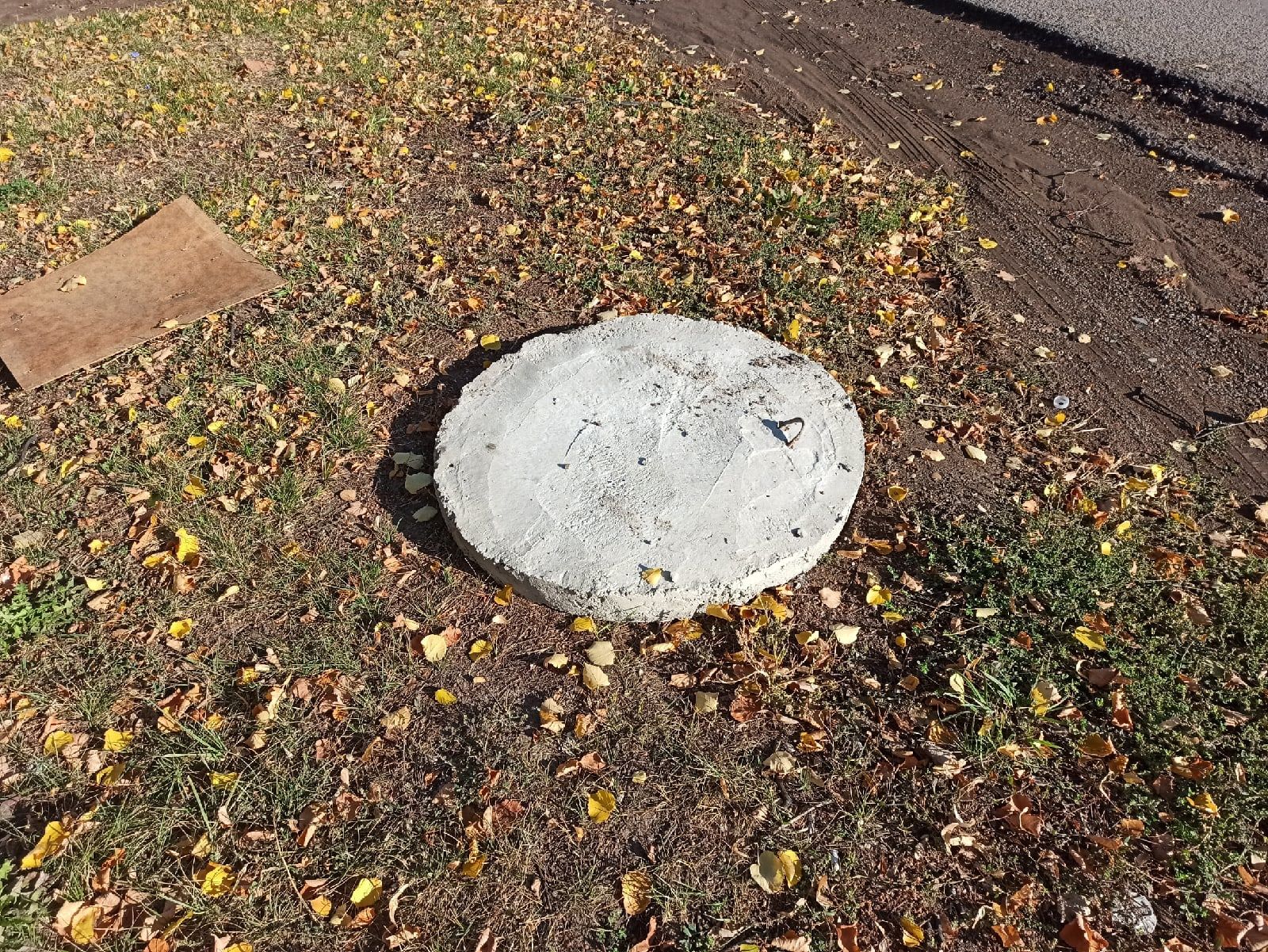 После обращения жительницы Чистополя коммунальщики заменили сломанную  крышку канализационного люка