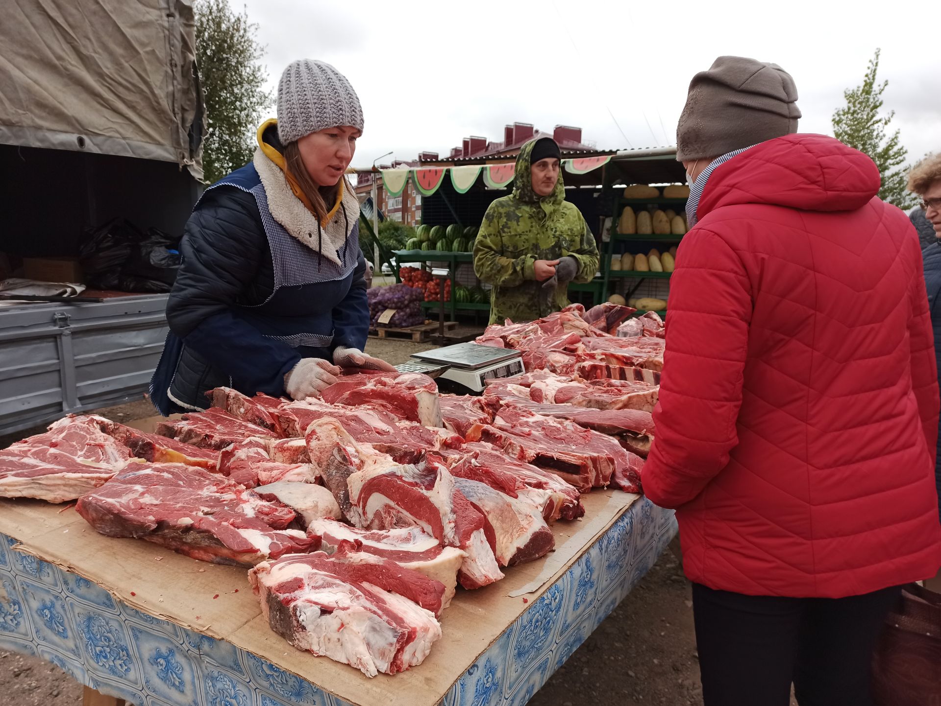 На сельхозярмарке в Чистополе особым спросом пользовались мясо и овощи