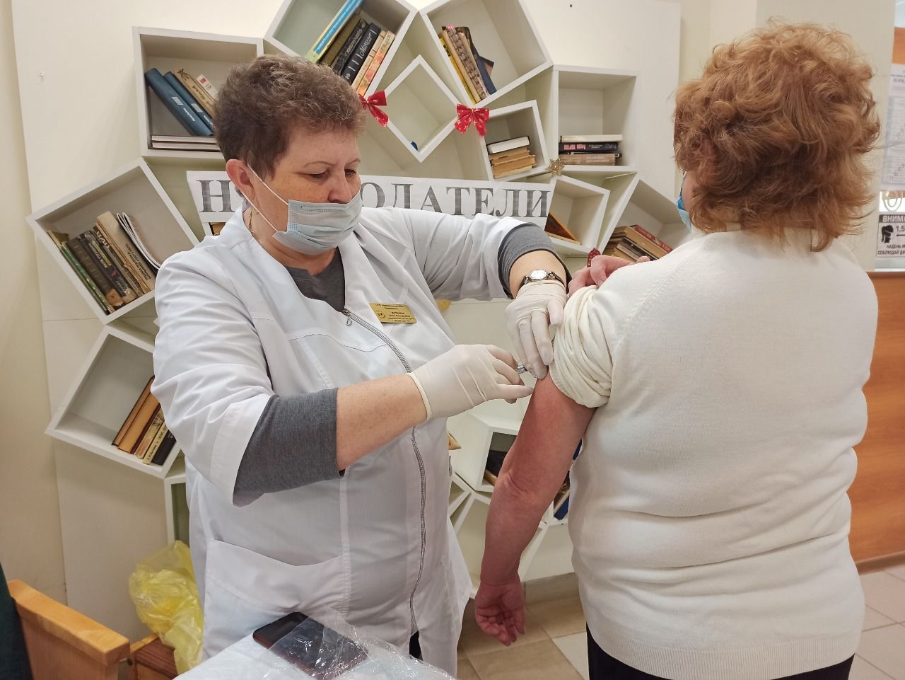 Более 100 чистопольцев привились от гриппа на избирательных участках