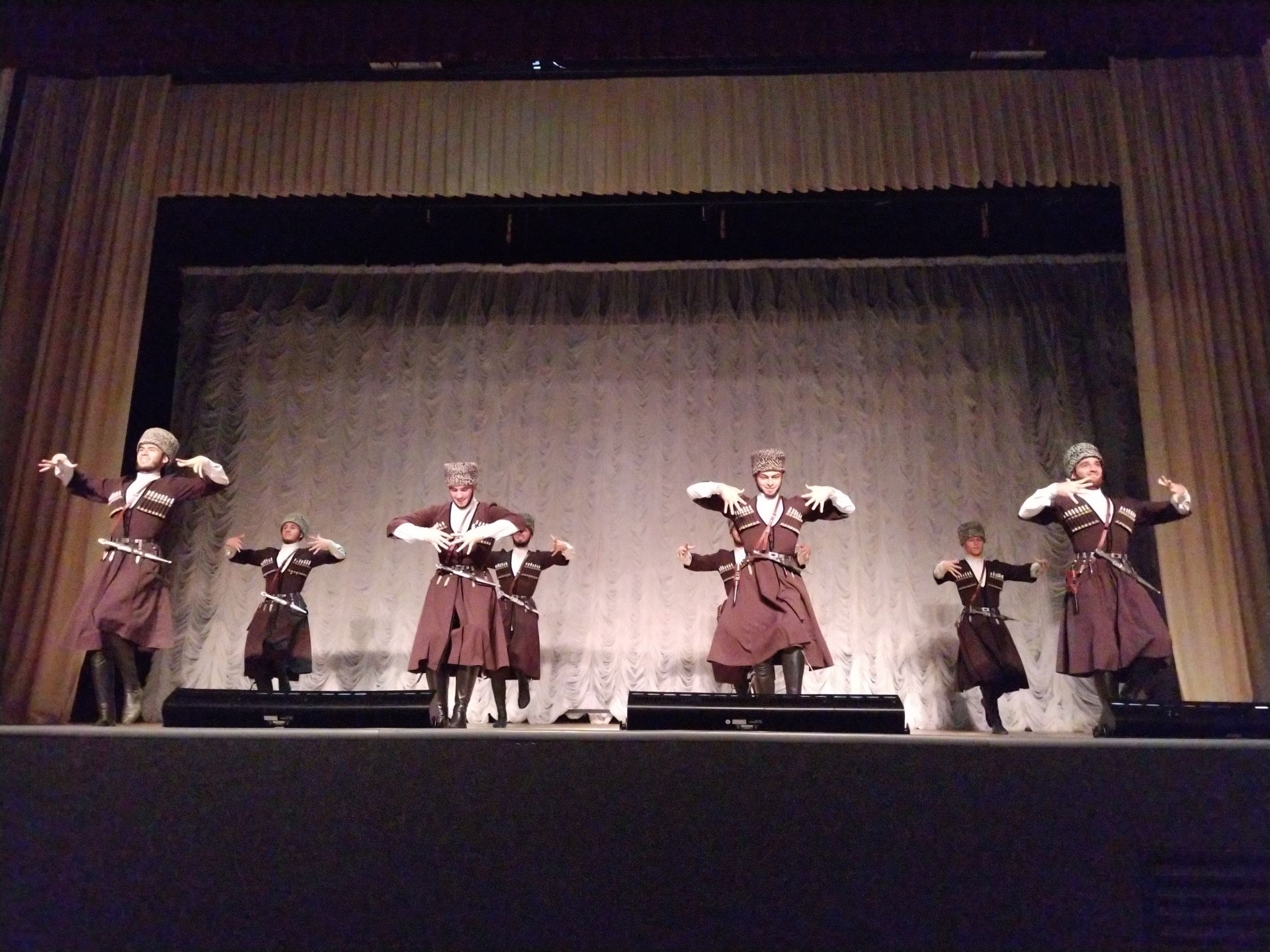 В Чистополе прошел концерт чеченского ансамбля «Нохчо» (ФОТОРЕПОРТАЖ)