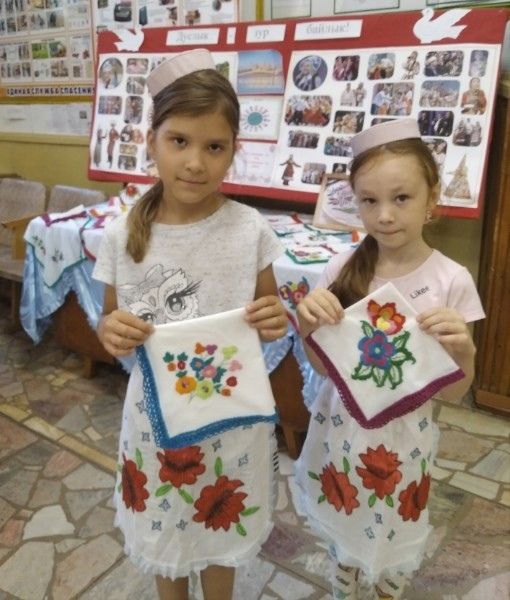 В чистопольском селе организовали выставку вышитых платочков