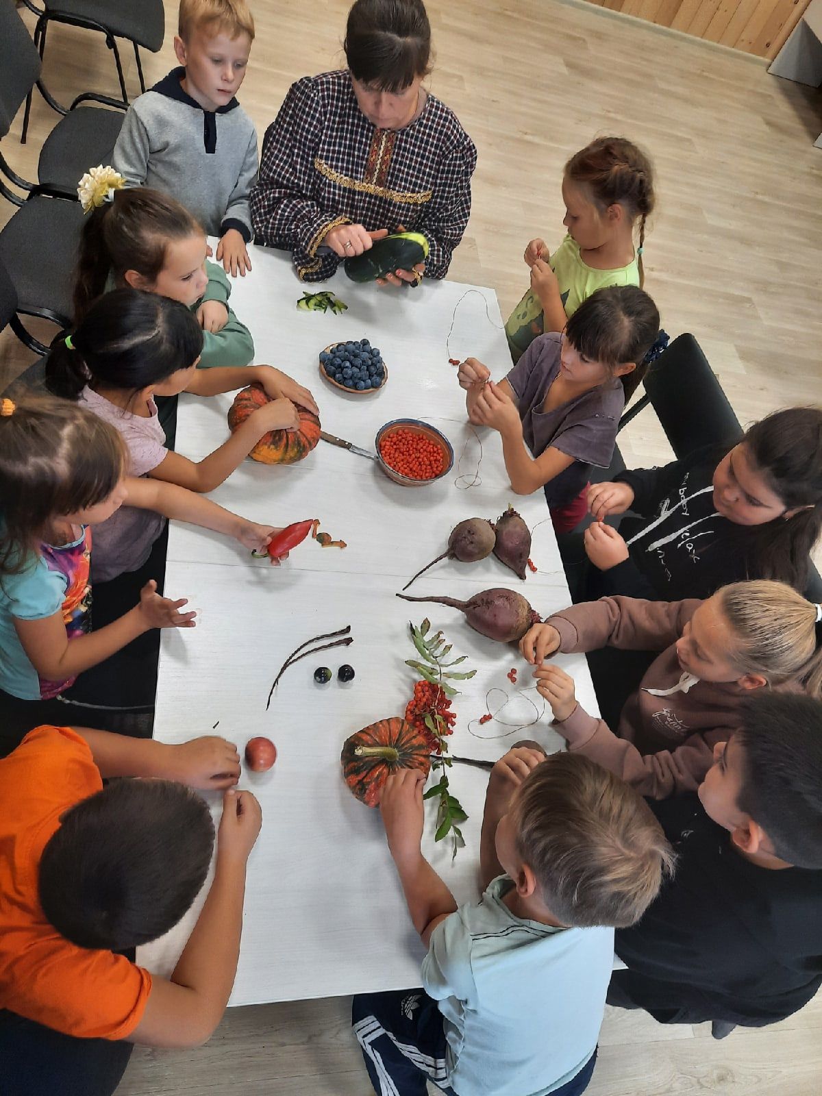 Дети из чистопольского села создавали фигурки из овощей