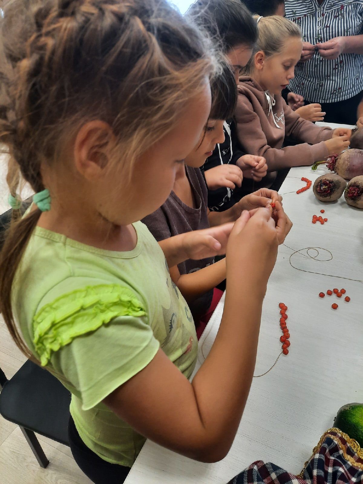 Дети из чистопольского села создавали фигурки из овощей