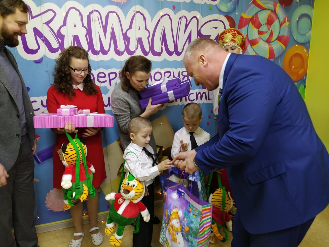 Руководитель Федерального агентства по делам национальностей исполнил новогоднюю мечту чистопольской девочки