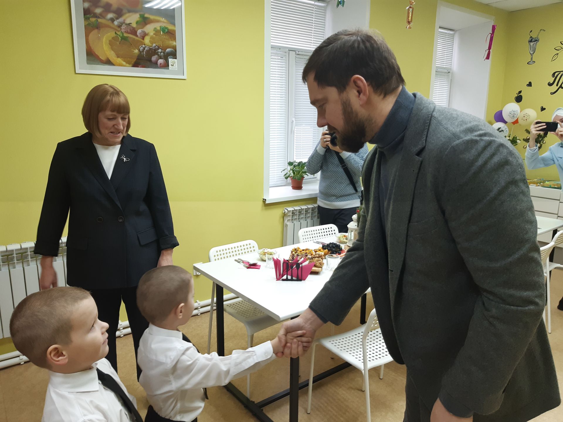 Руководитель Федерального агентства по делам национальностей исполнил новогоднюю мечту чистопольской девочки