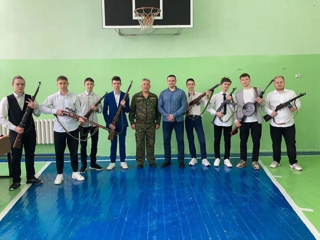 Члены военно-патриотического поискового отряда «Выстрел» встретились с чистопольскими школьниками