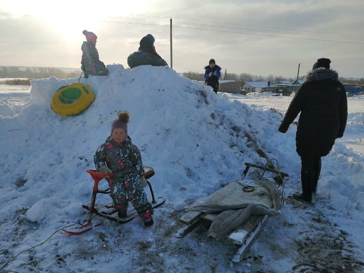 Юные жители села из Чистопольского района соревновались на санках
