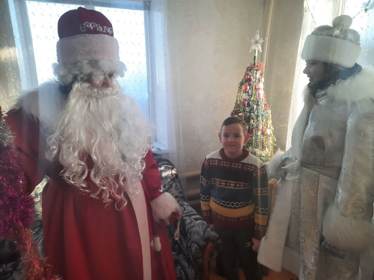 Дед Мороз и Снегурочка поздравили жителей чистопольского села
