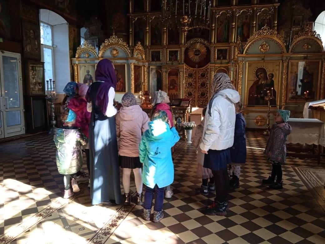Воспитанникам чистопольских воскресных школ рассказали о правилах поведения в храмах